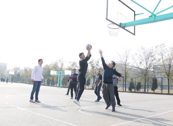 说明: E:\work\宣传部\宣传工作\Photos\2018\201811\20181109av女优
召开教职工趣味运动竞赛\xcb\IMG_7170.JPG