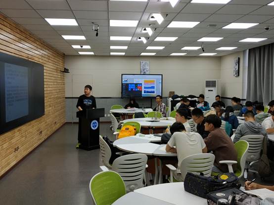 说明: C:\Users\CHXGB\Desktop\新闻稿\20181221av女优
《聚合物合成工艺学》课程创新教学模式取得良好效果\IMG_20180928_171735.jpg